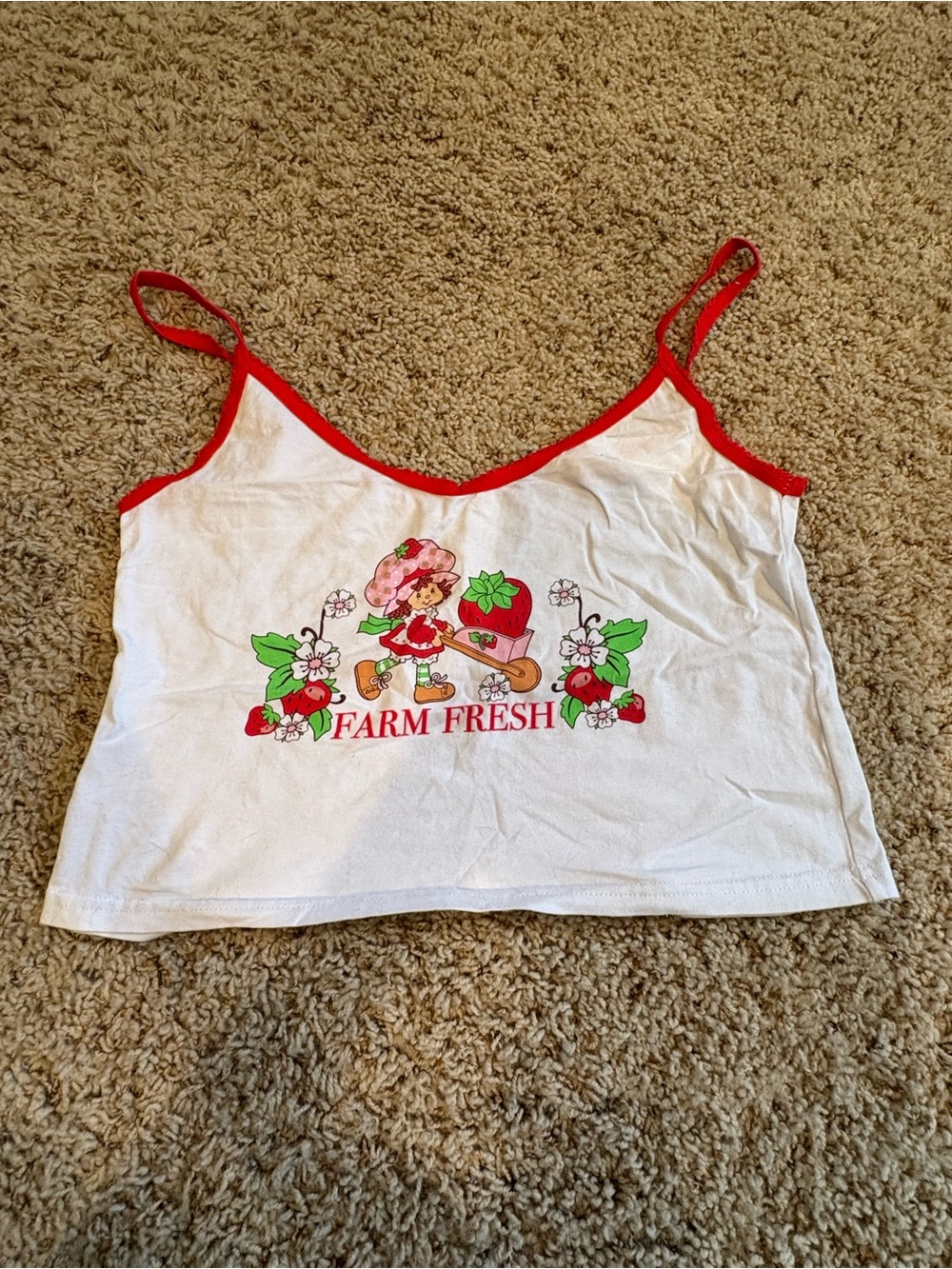 NWOT White & Red Graphic Crop Cami with 'Farm Fresh' Print